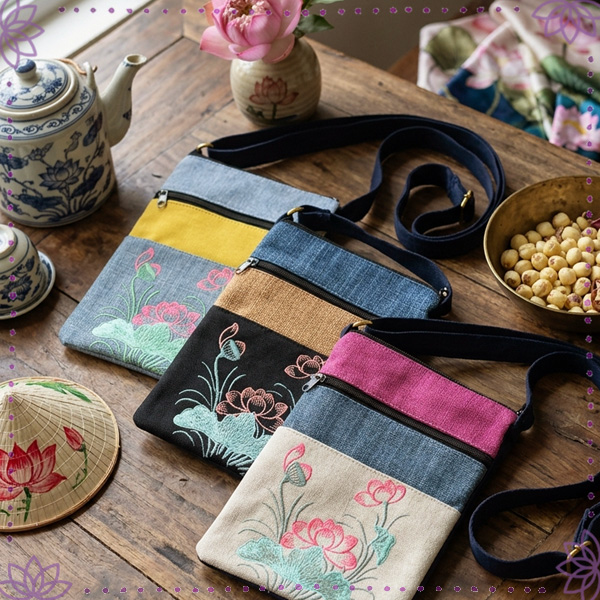 ロータス刺繍サコッシュ